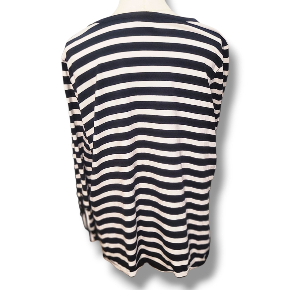 Striped Long-Sleeve Zip Front Top - Black & White - Picture 3 of 6